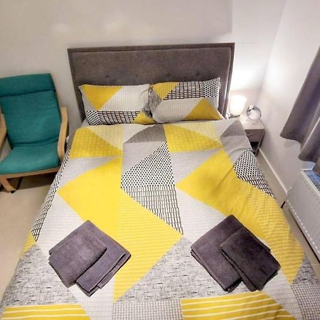 Modern 3-Bed House In Surrey Quays Villa London Exteriör bild