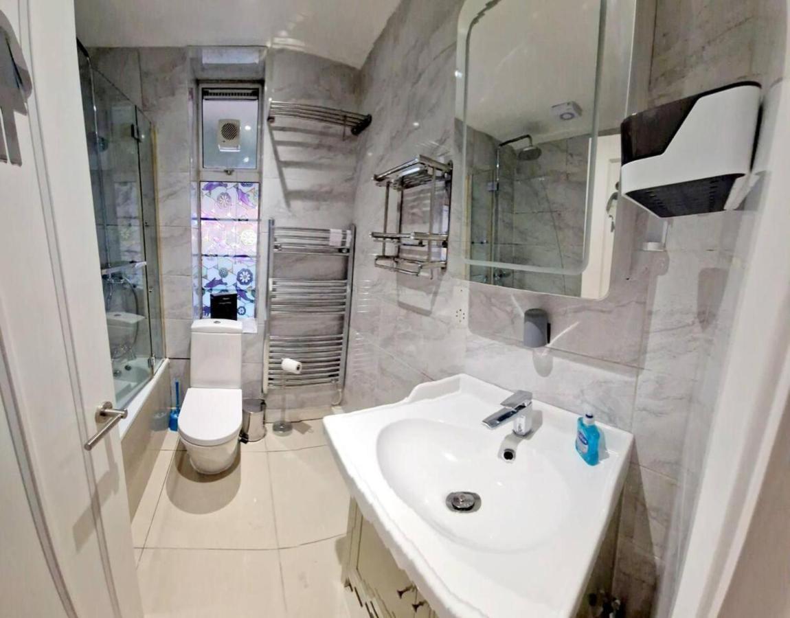 Modern 3-Bed House In Surrey Quays Villa London Exteriör bild