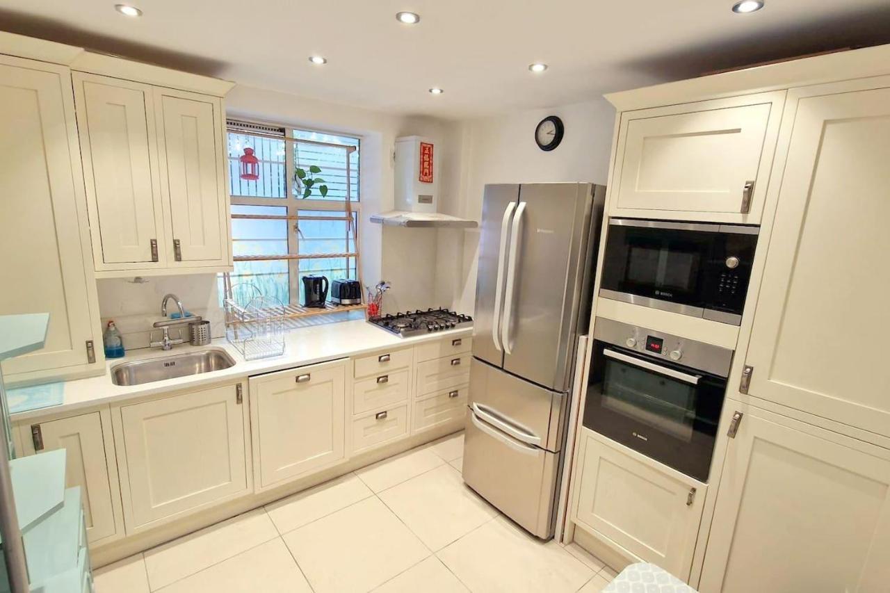 Modern 3-Bed House In Surrey Quays Villa London Exteriör bild